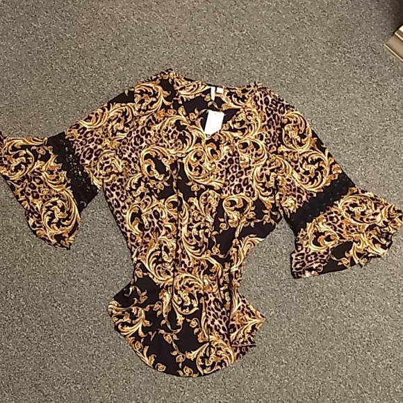 5⭐RESTOCKED 18/20 Gorgeous Top - Picture 4 of 6